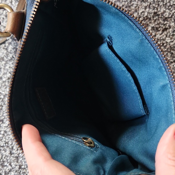 Fossil Genuine Leather Crossbody Purse Bag - Picture 5 of 5